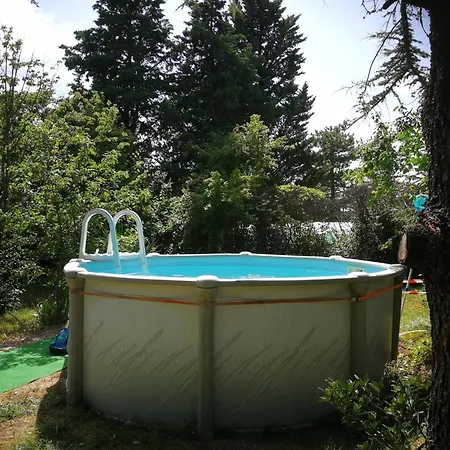 Montloubier Hébergement de vacances Villeneuve-de-Berg