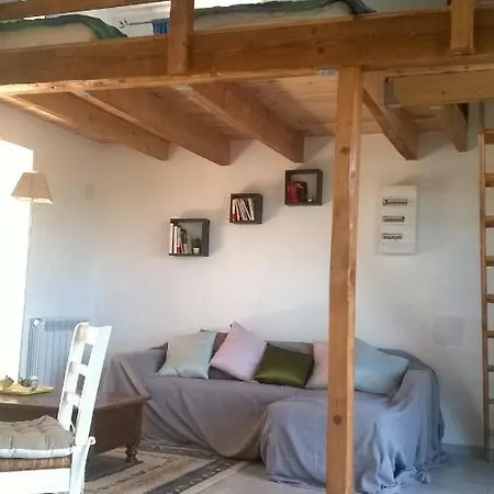 Montloubier Hébergement de vacances Villeneuve-de-Berg